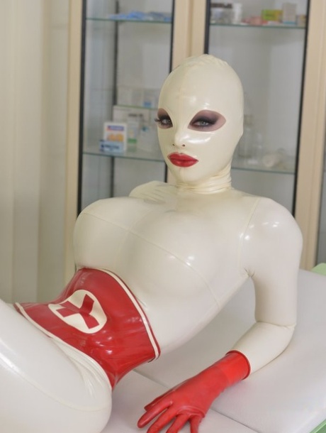 Latex Lucy piękna gwiazda porno obrazy